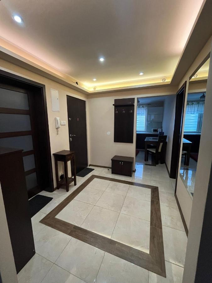 ראדום Luxury Apartaments Klimatyzacja 2 מראה חיצוני תמונה